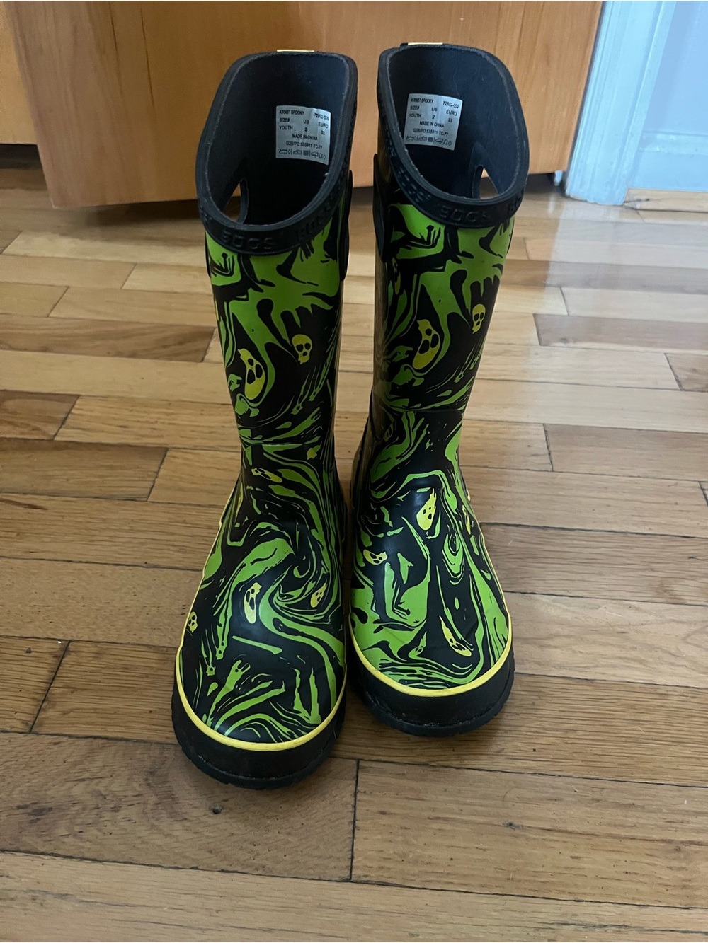 Bogs Kids Black and Green Swirl Rain Boots